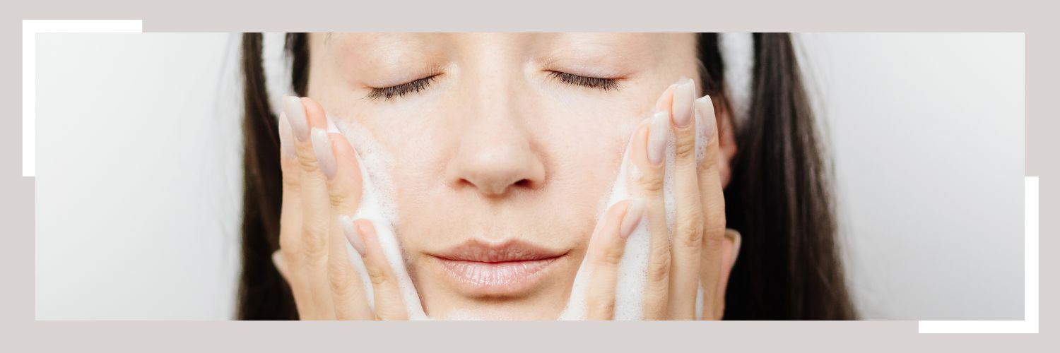 Qué es la doble limpieza facial?